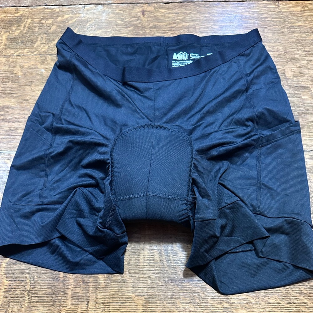 REI co-op men’s bike shorts sz‎ xl black